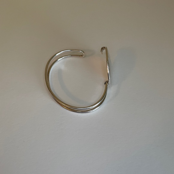 Tiffany & CO. Sterling Silver Oval ID Bangle, Medium Engravable initials - Picture 5 of 16